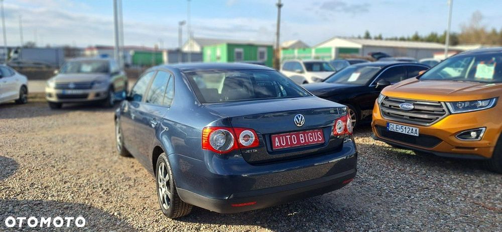 Volkswagen Jetta - 6