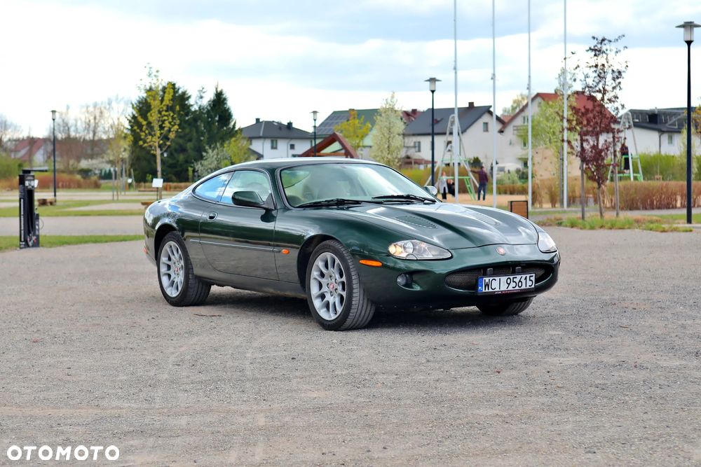 Jaguar XK XKR Coupe - 1