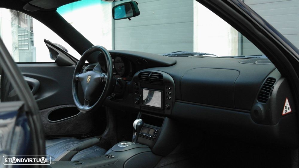 Porsche 911 (996) Carrera Coupé - 32