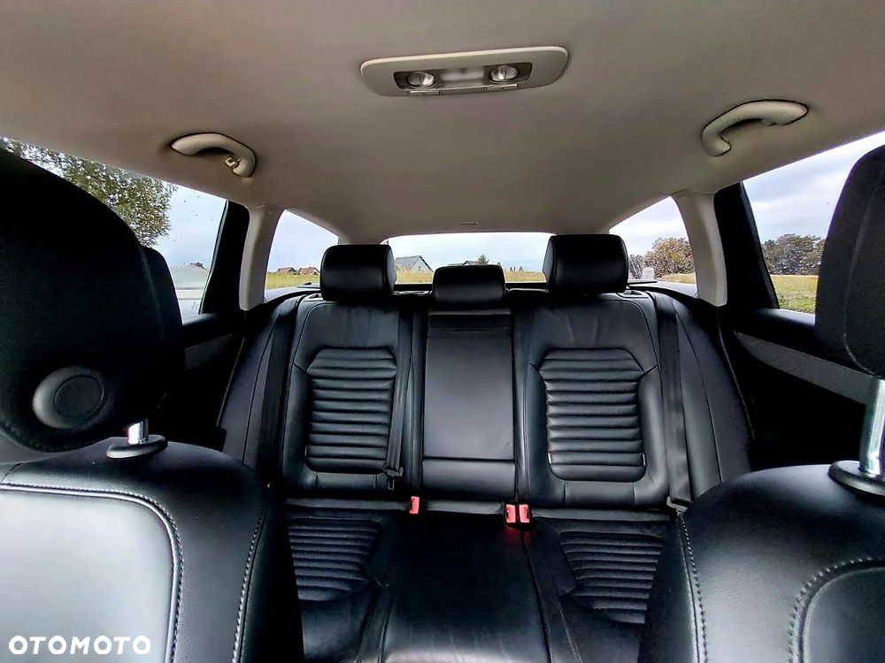 Volkswagen Passat Variant 2.0 TDI 4Motion BlueMotion Technol Highline - 32
