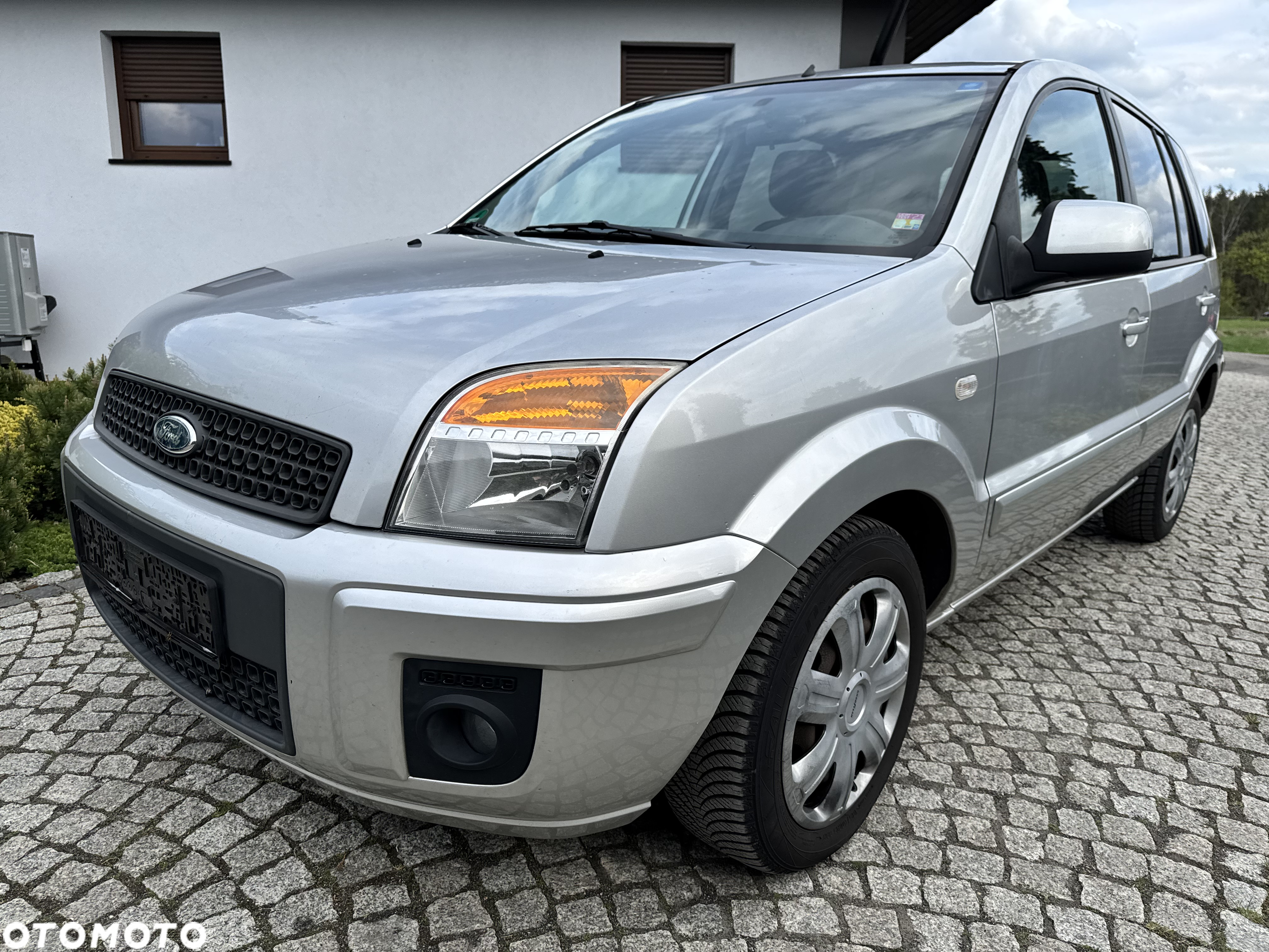 Ford Fusion - 2