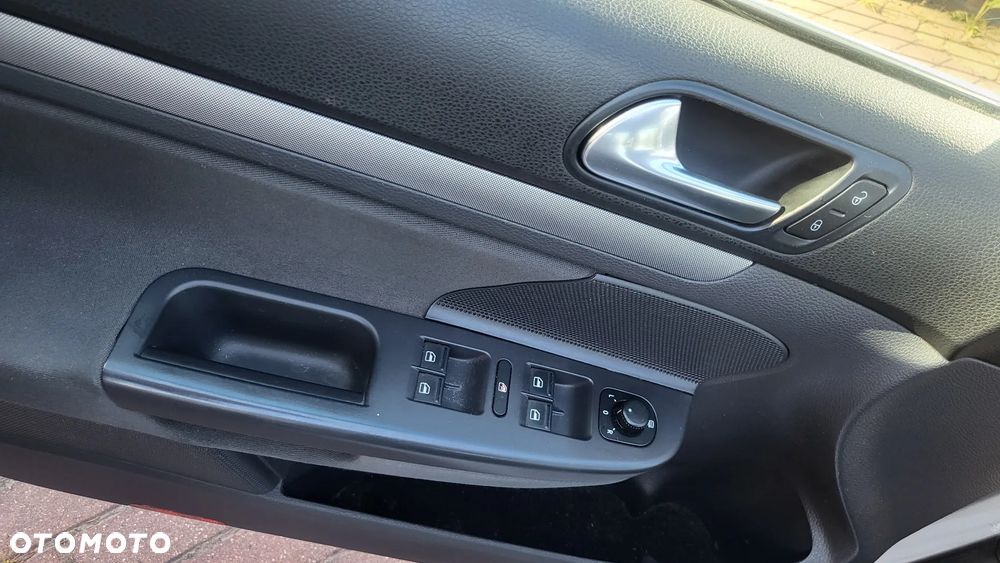 Volkswagen Golf 1.9 TDI DPF Sportline - 9