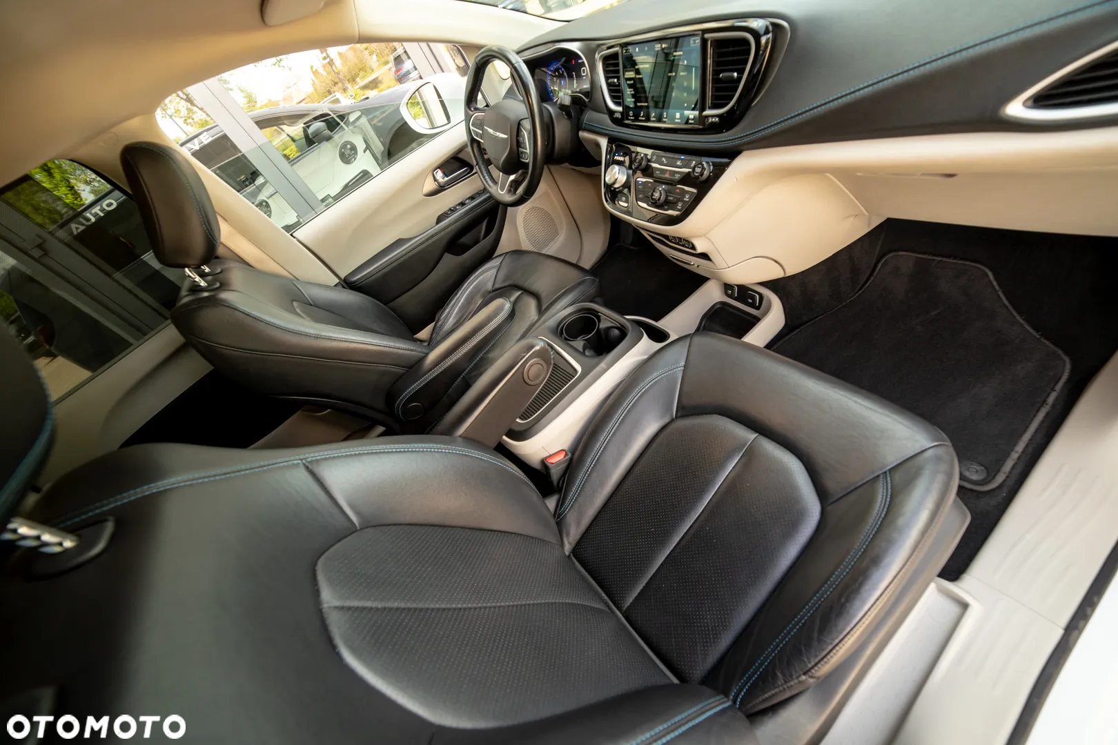 Chrysler Pacifica - 38