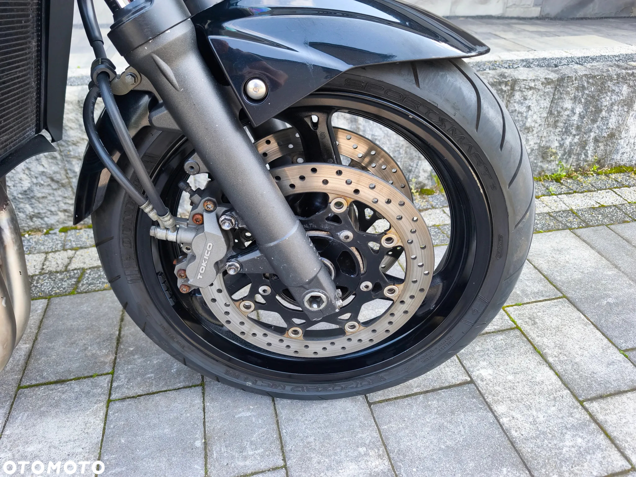 Suzuki GSR - 19