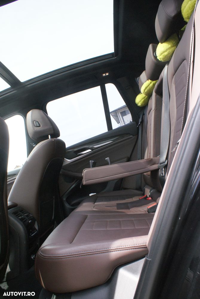 BMW X3 xDrive30i AT Luxury Line - 7