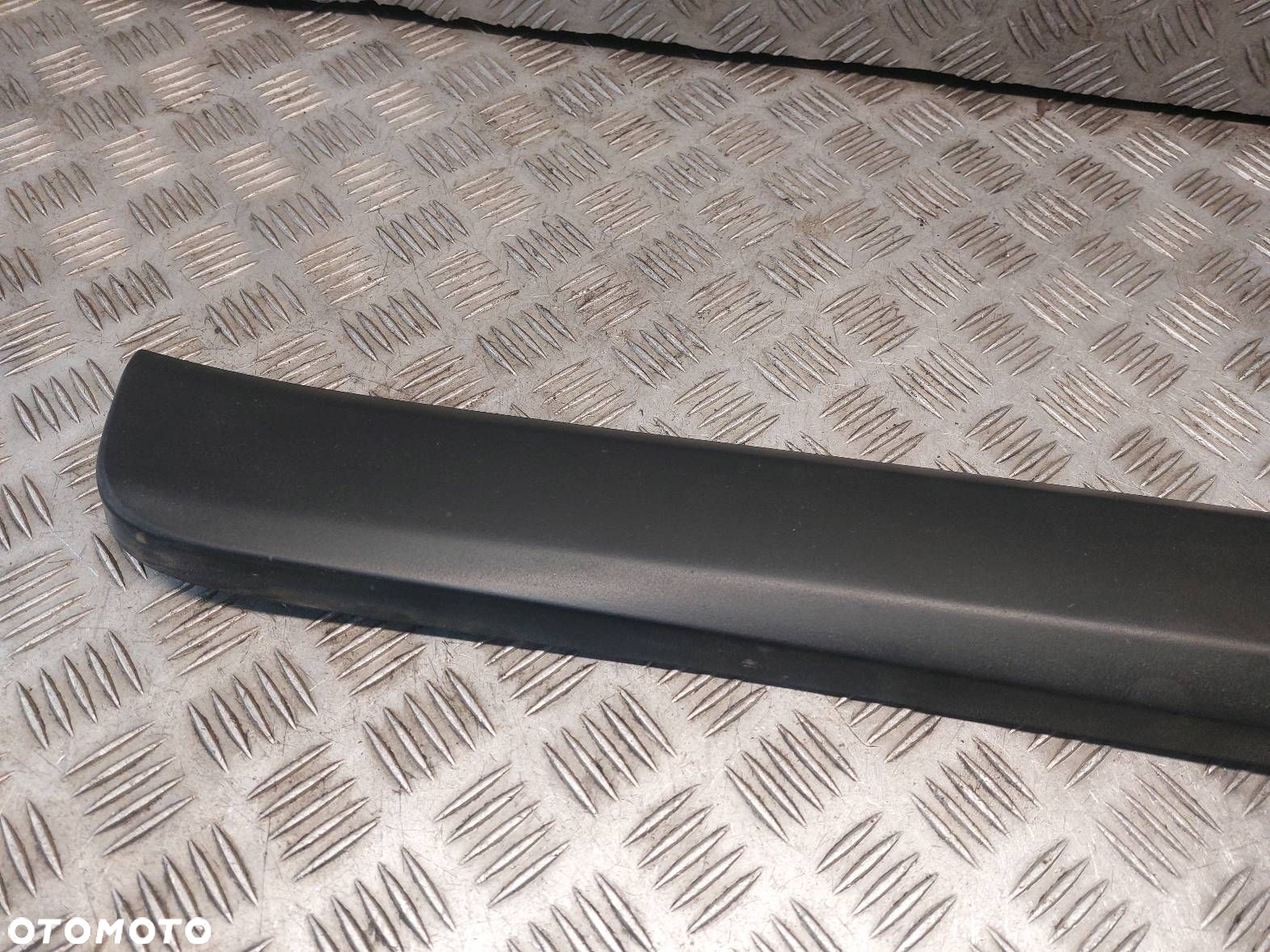 LISTWA DRZWI LEWY PRZÓD VOLVO XC60 I 31294845-E - 3