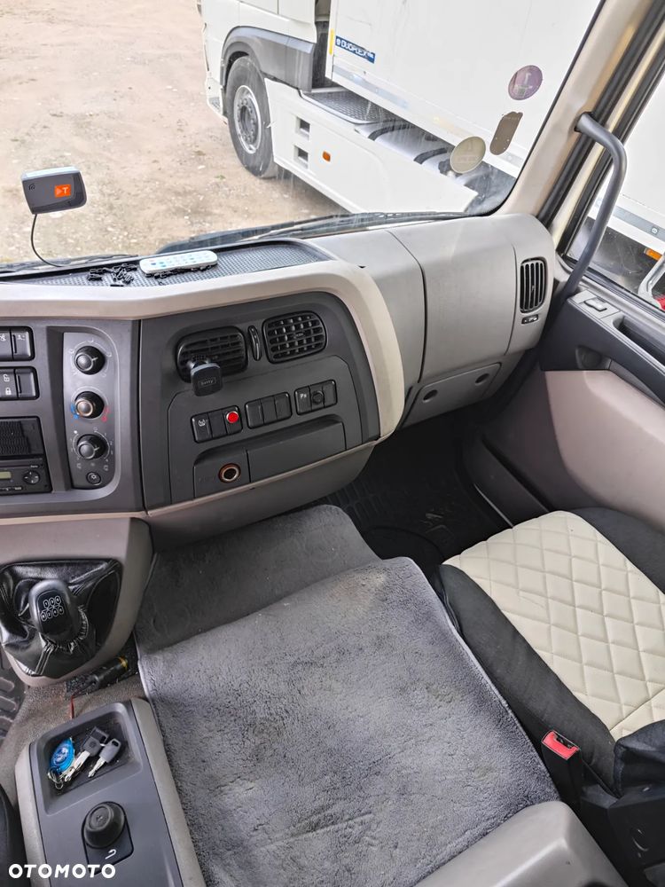 DAF LF - 19