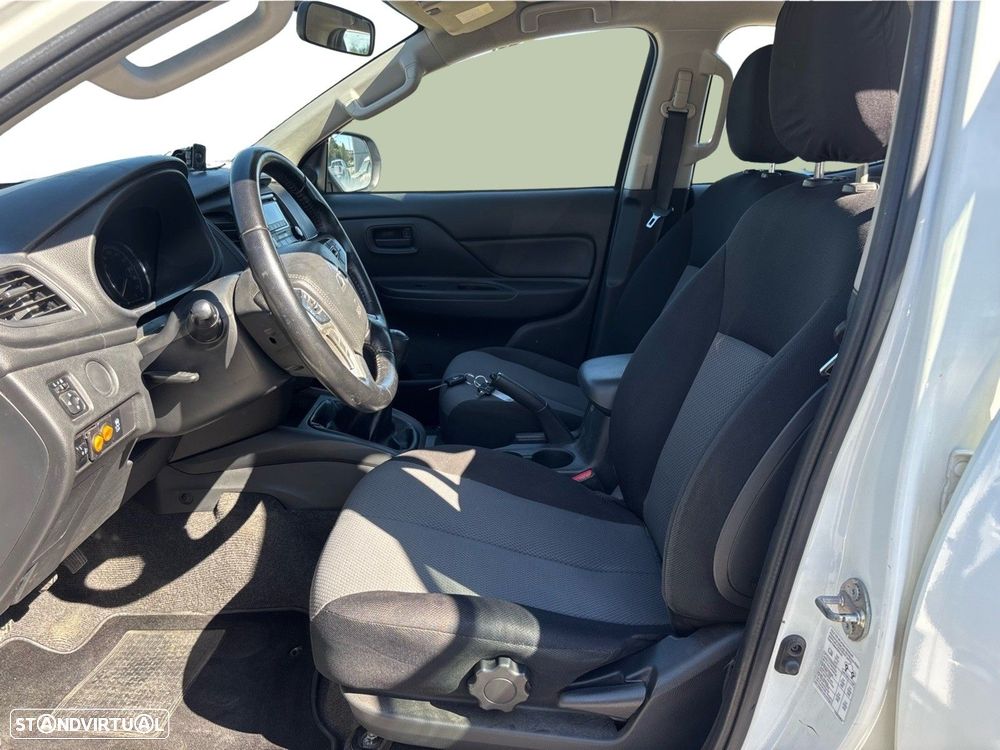 Mitsubishi L200 2.3 DI-D Space Cab Invite Strakar Look 4WD - 11