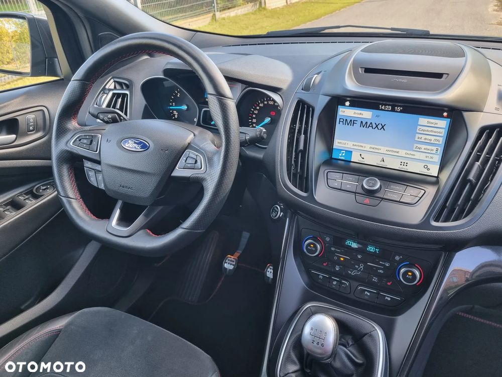 Ford Kuga 2.0 TDCi 2x4 ST-Line - 20