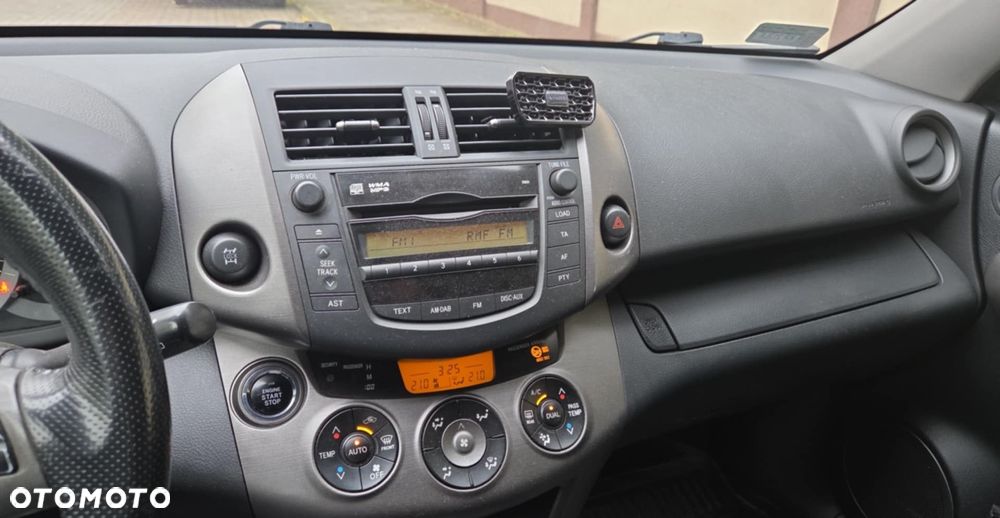 Toyota RAV4 - 13