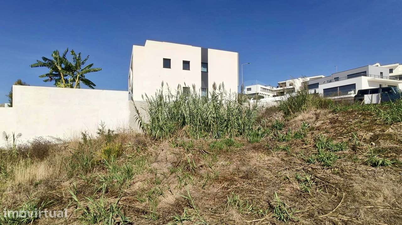 Lote Urbano | Praia da Areia Branca | 294 m²