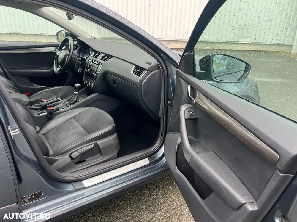 Skoda Octavia Combi 2.0 TDI 4x4 DSG Scout - 15