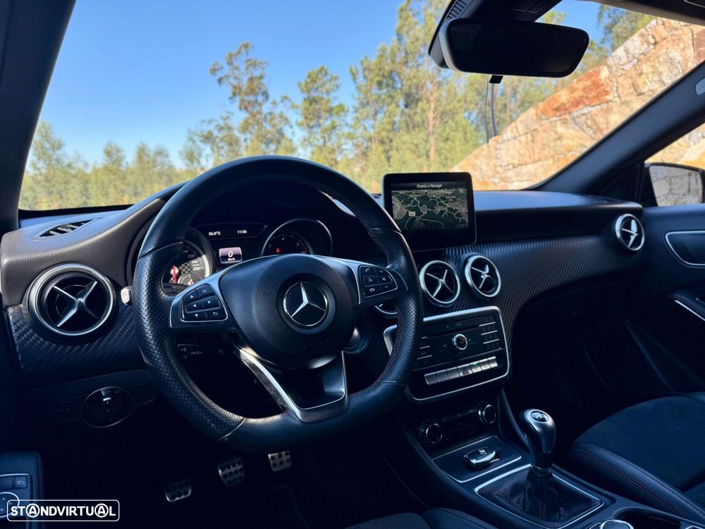 Mercedes-Benz A 180 d AMG Line - 28