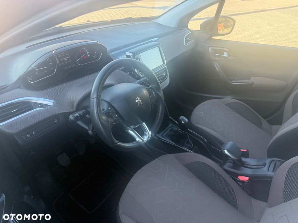 Peugeot 2008 1.2 Pure Tech Style - 8