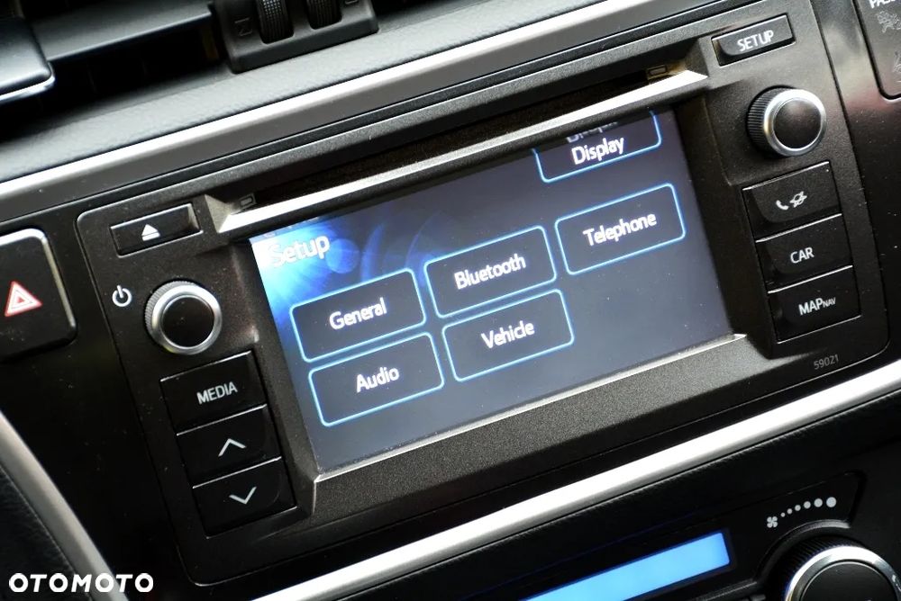 Toyota Auris 1.6 Premium Comfort - 12