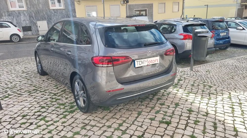 Mercedes-Benz B 180 d Business Solutions Aut. — fotografia 9