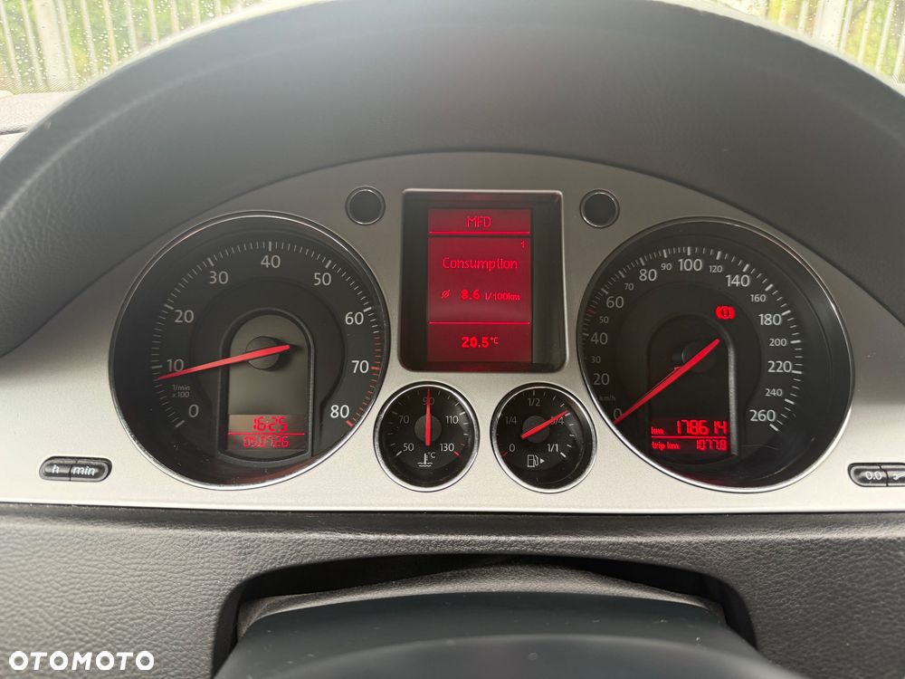 Volkswagen Passat 1.8 TSI Comfortline - 20