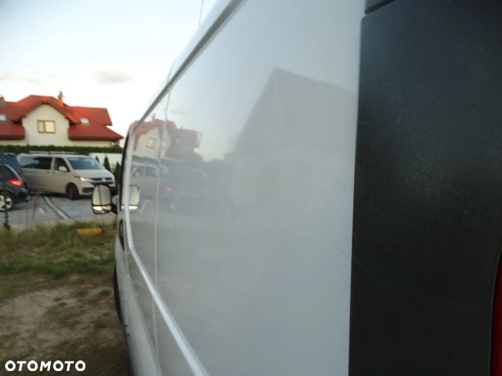 Opel Vivaro - 11