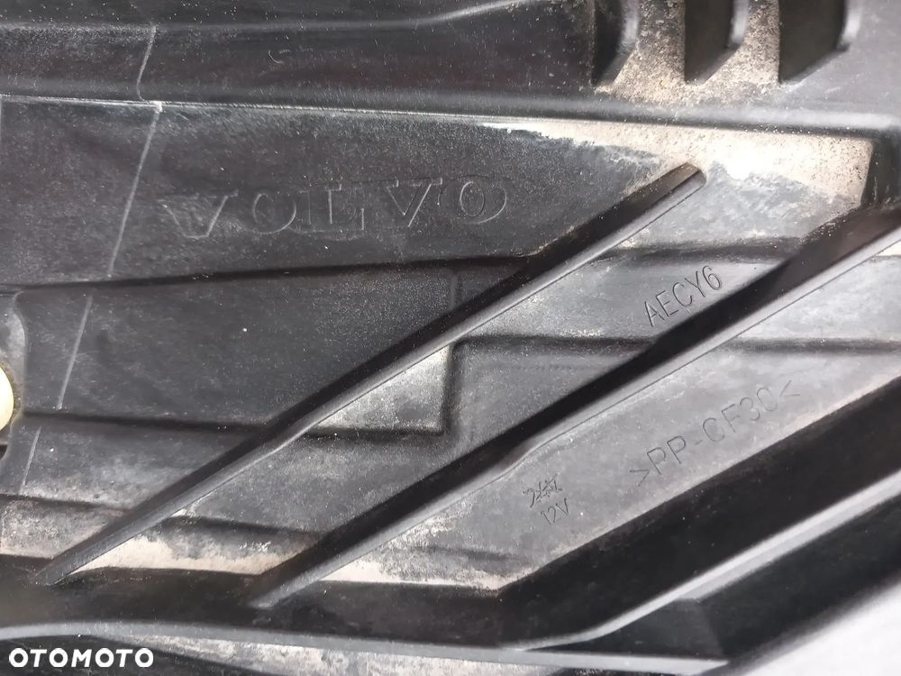Lampa VOLVO V60 S60 przód/przednia prawa OE AECY6 - 17
