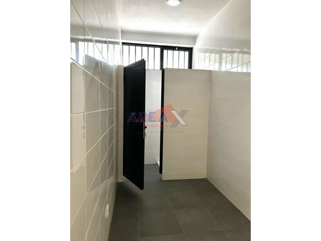 Pavilhão para industria com 400m2 de implantação + 69m2 de escritór... - Grande imagem: 4/22