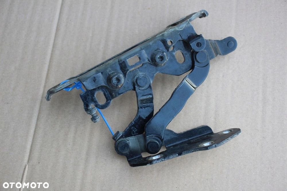 Zawias maski pokrywy silnika PRAWY Mercedes w204 C-KLASA 2048800828 - 2