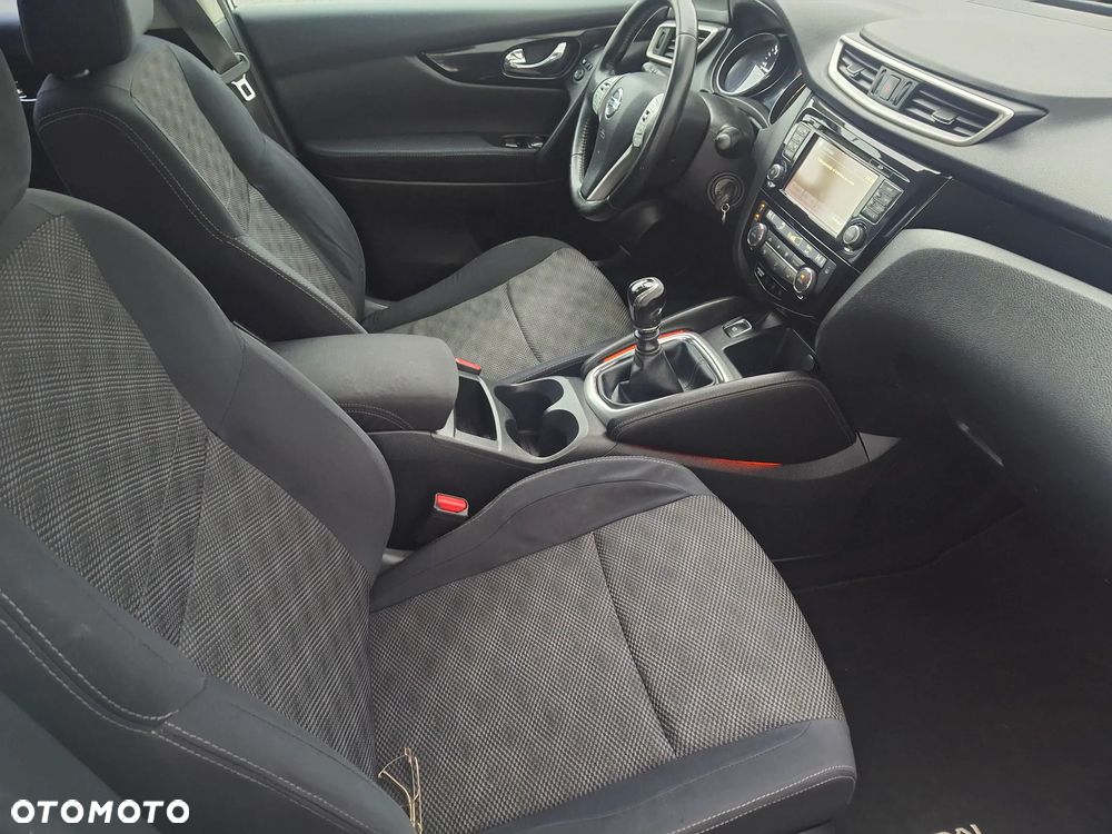 Nissan Qashqai 1.6 dCi 4 x 4 DPF Start/Stop tekna - 26