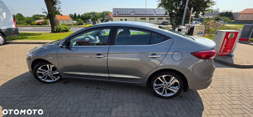 Hyundai Elantra 1.6 Comfort - 3