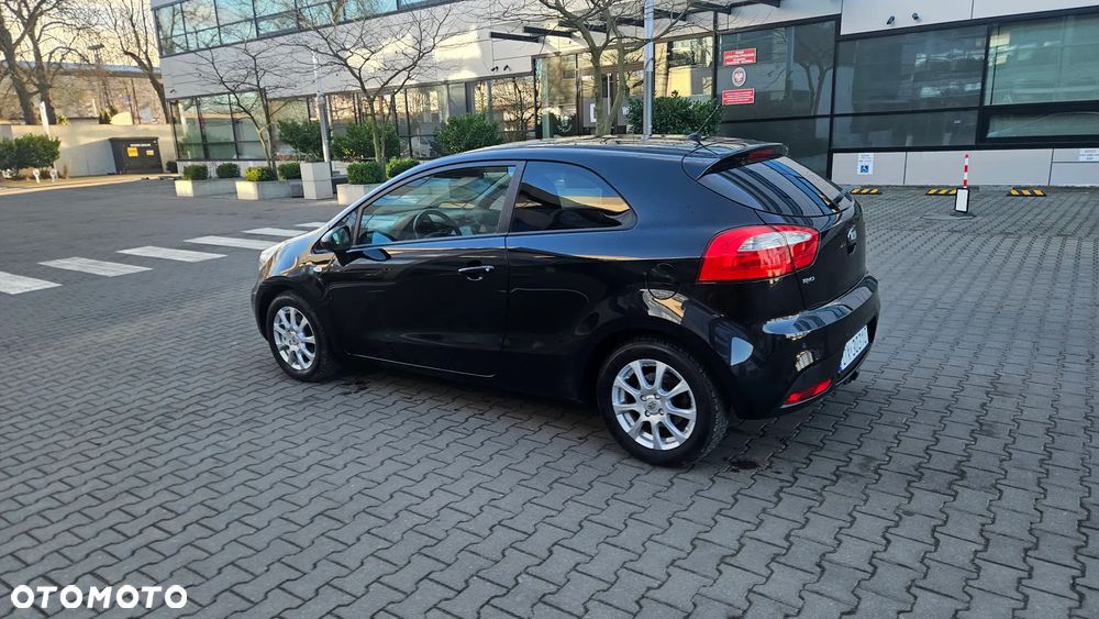 Kia Rio 1.4 Fifa World Cup Edition - 13