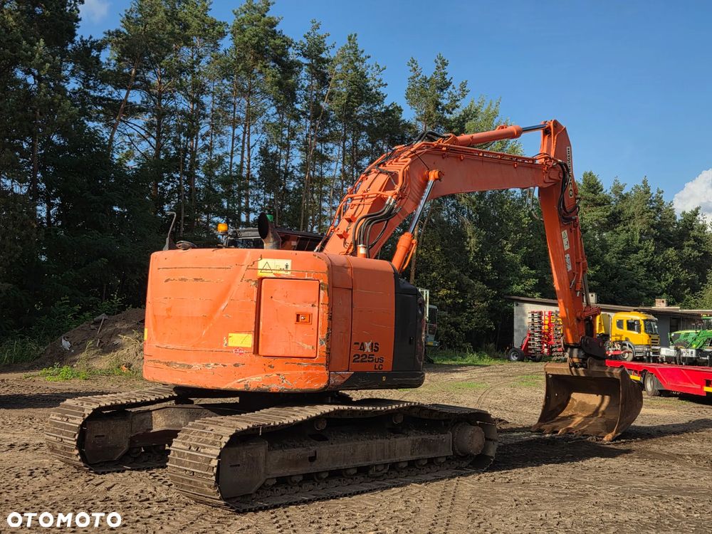 Hitachi Zx225us lc - 4