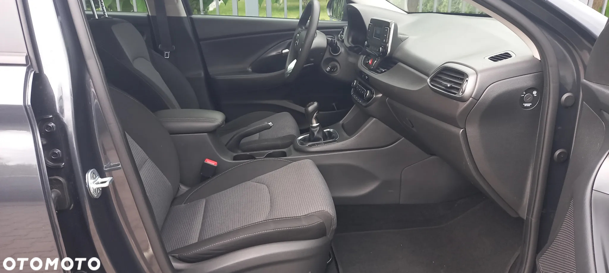 Hyundai i30 1.5 DPI Classic + - 5