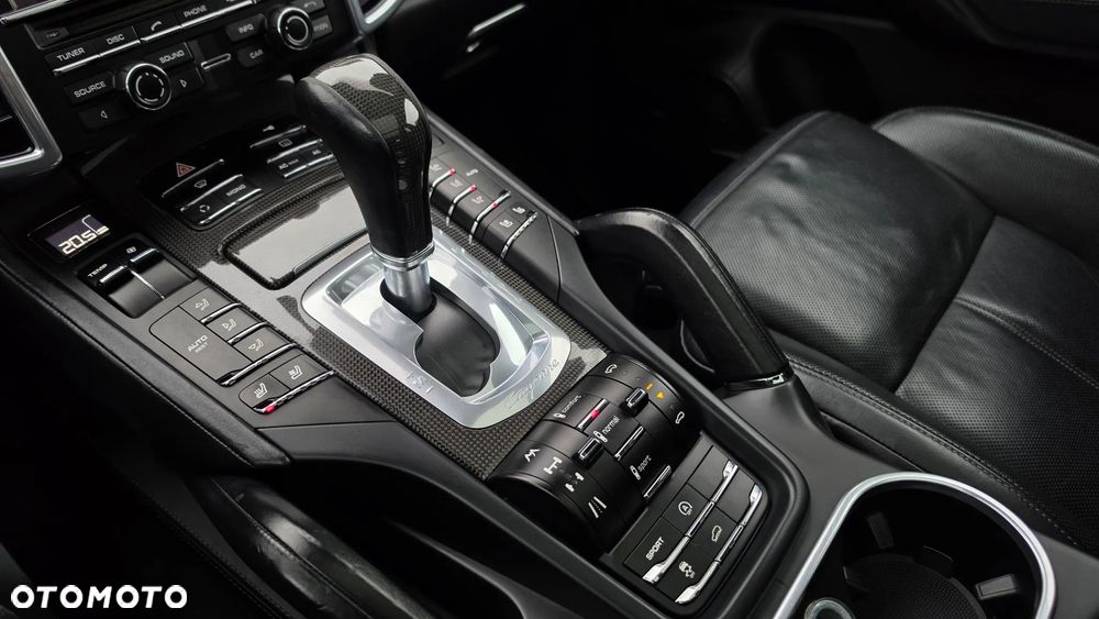 Porsche Cayenne Turbo - 28