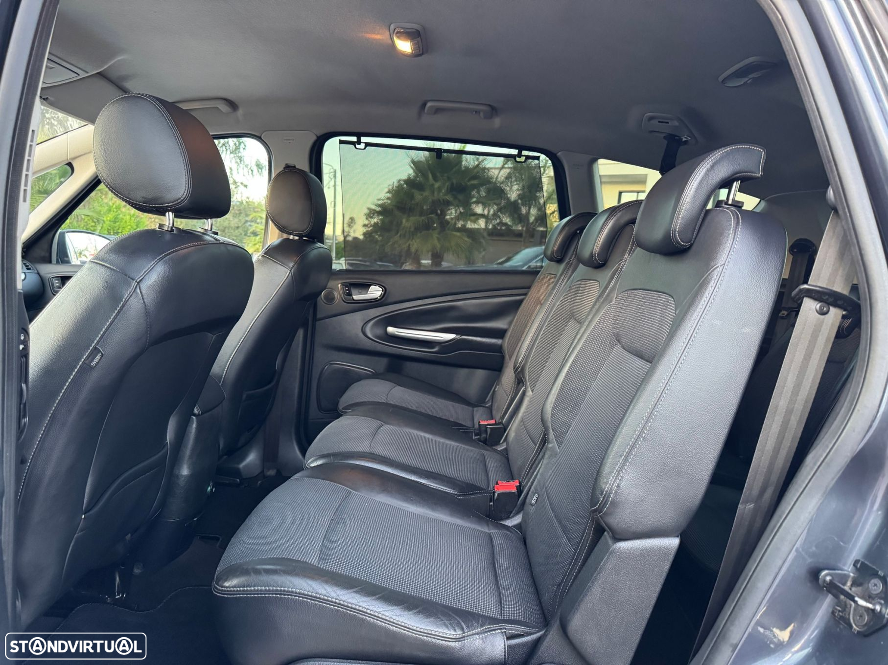 Ford S-Max 1.8 TDCi Titanium 7L - 28