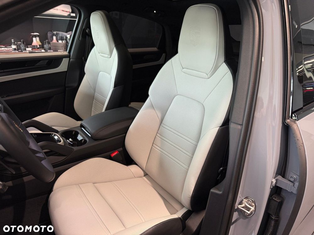 Porsche Cayenne - 12