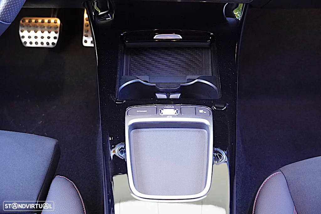 Mercedes-Benz A 250 e AMG Line - 29