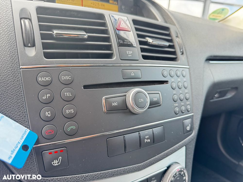 Mercedes-Benz C 180 T Kompressor Automatik BlueEFFICIENCY Elegance - 31