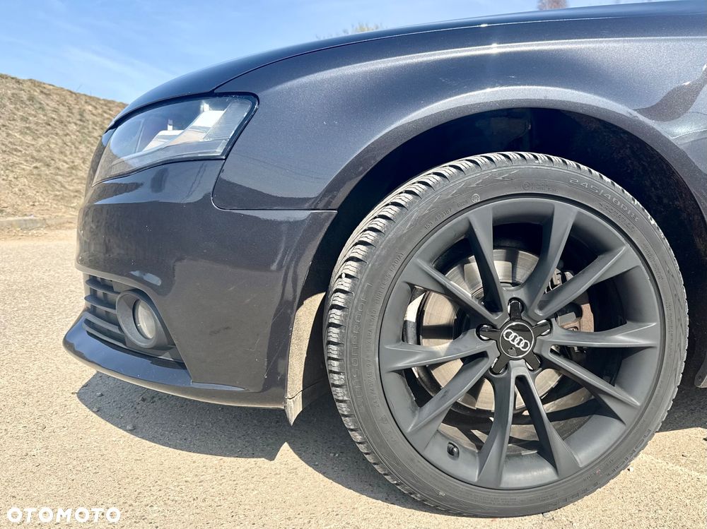 Audi A4 Limousine - 11