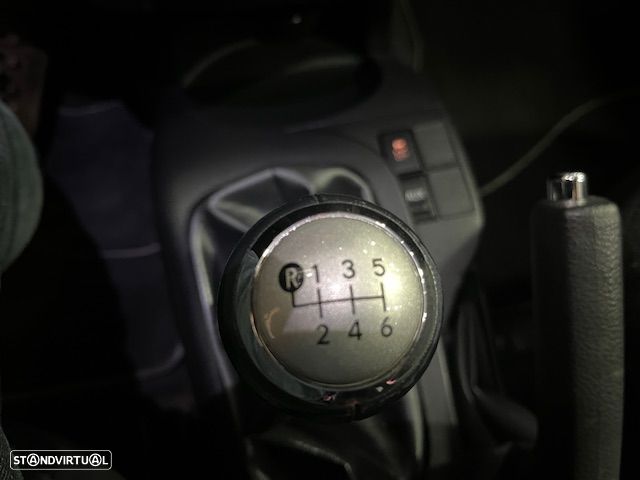 Toyota iQ 1.4 D-4D + - 10