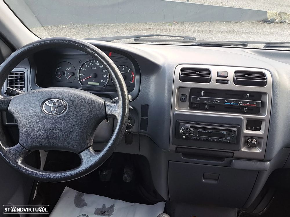 Toyota HiAce 2.5 D-4D Service 2.8T AC - 14