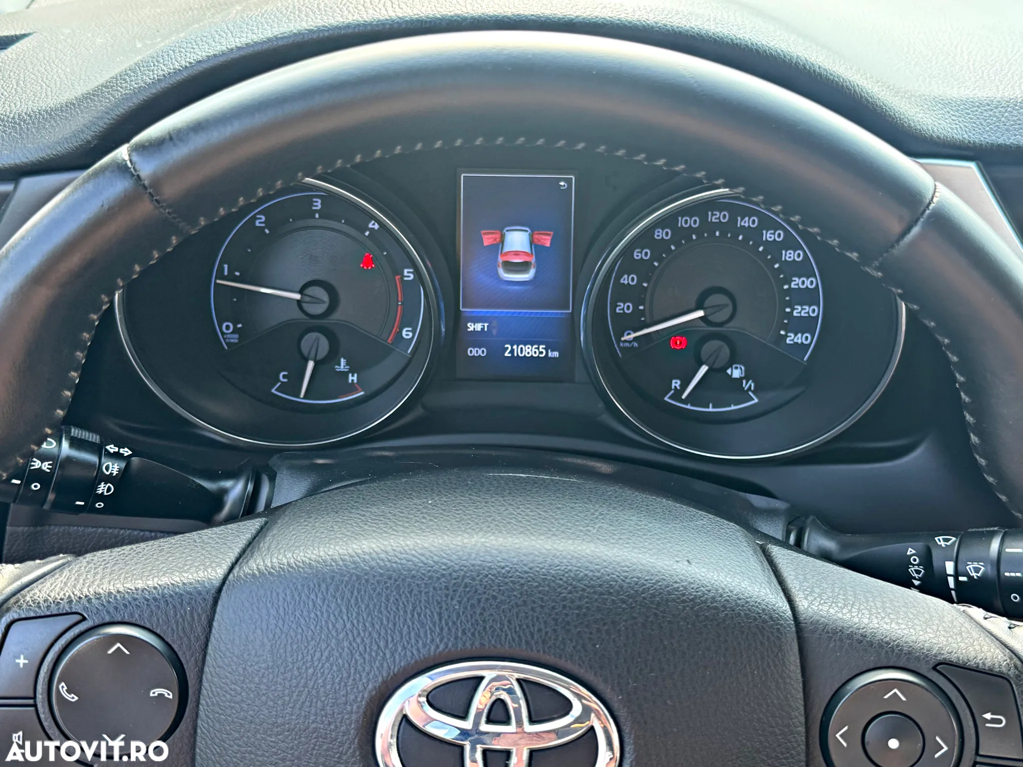 Toyota Auris 1.6 D-4D Design Edition - 10