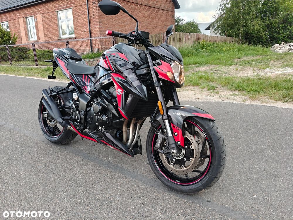 Suzuki GSX - 1