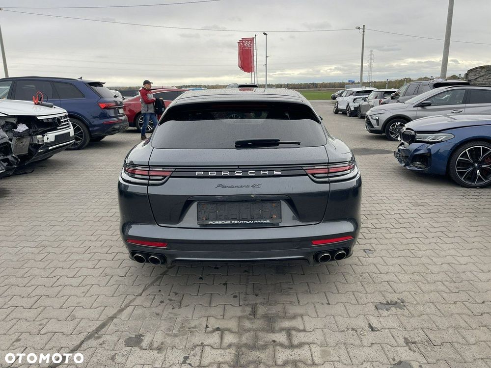 Porsche Panamera 4S Sport Turismo - 8