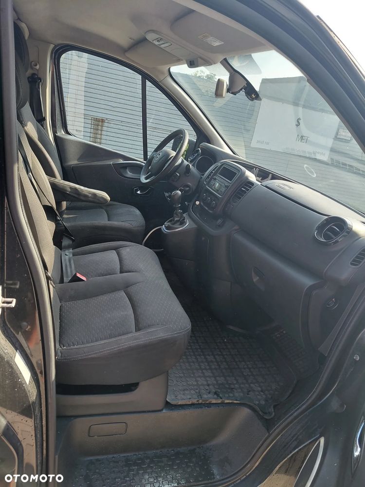 Opel Vivaro L2H1 2,9t Elegance Business - 17