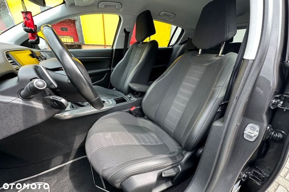 Peugeot 308 1.5 BlueHDi Allure S&S EAT6 - 9