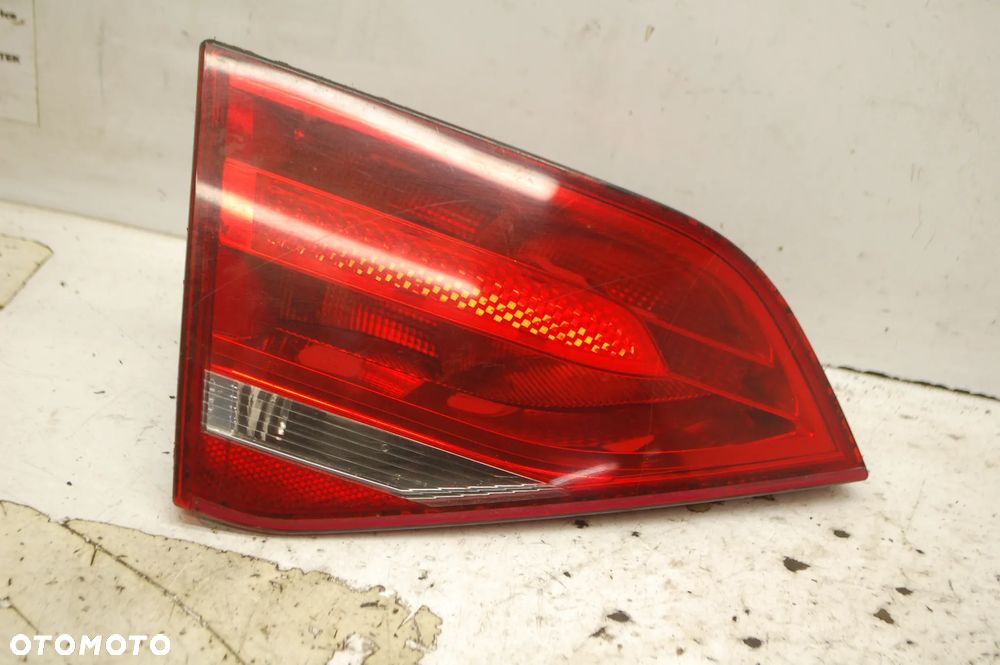 LAMPA LEWY PRAWY TYŁ TYLNA W KLAPĘ BAGAŻNIKA 8K5945093 8K5945094 AUDI A4 B8 SEDAN - 1