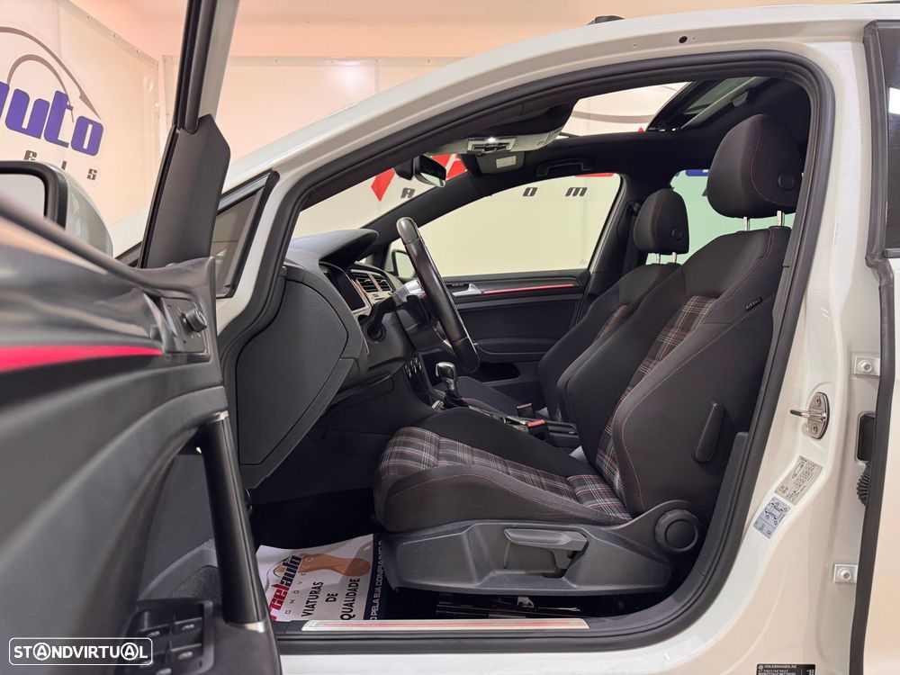 VW Golf 2.0 TSi GTi DSG Performance - 16