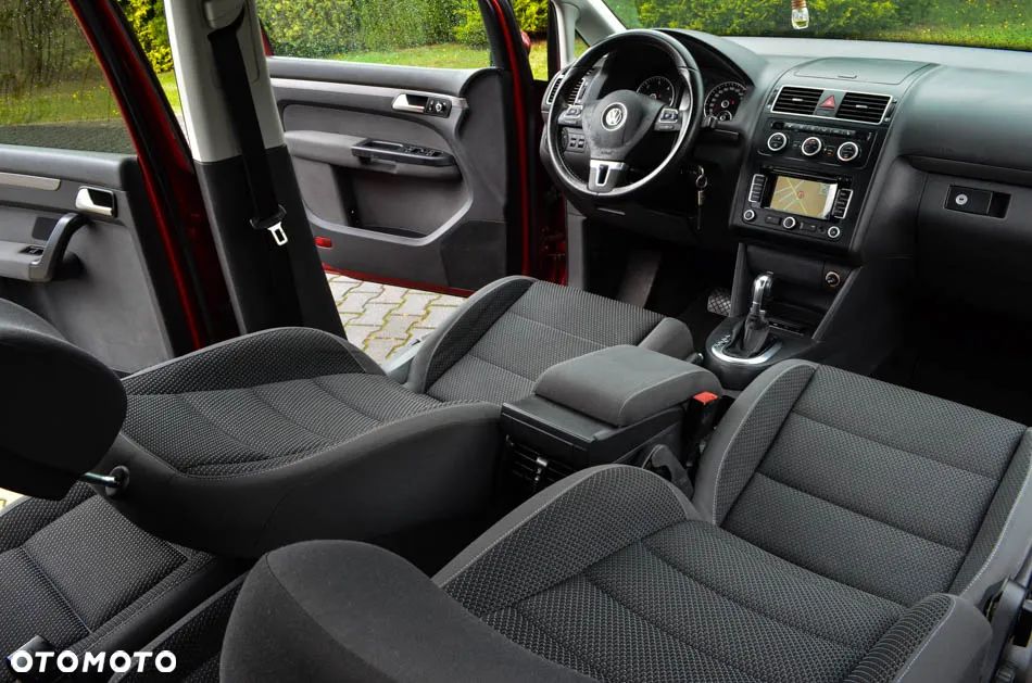 Volkswagen Touran 1.6 TDI DPF BlueMotion Technology DSG Comfortline - 32