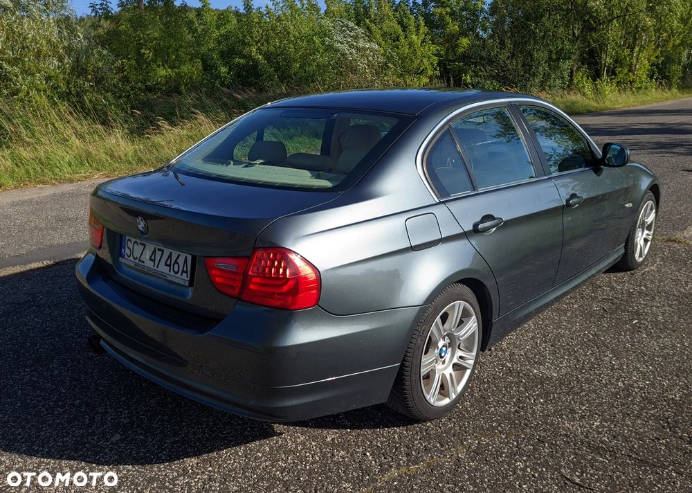 BMW Seria 3 325i - 7