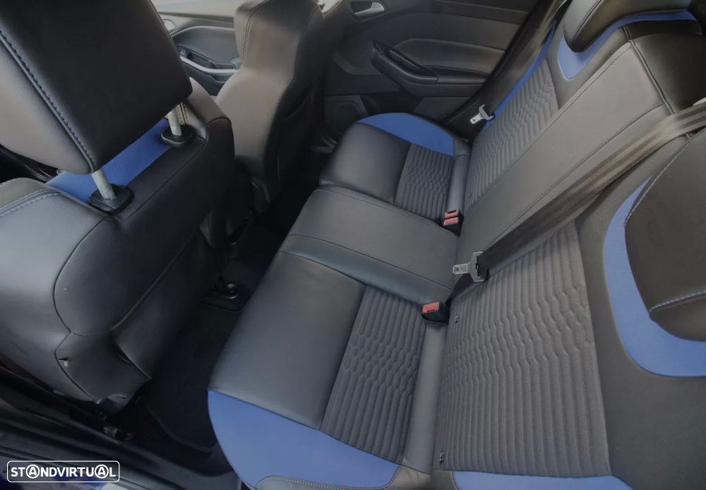 Ford Focus 2.0 EcoBoost ST - 19