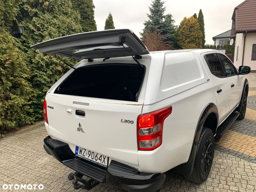 Mitsubishi L200 2.4 d DC Instyle Premiere Edition - 16