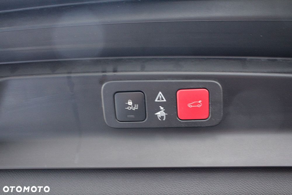 Peugeot 5008 THP 165 EAT6 Allure - 9